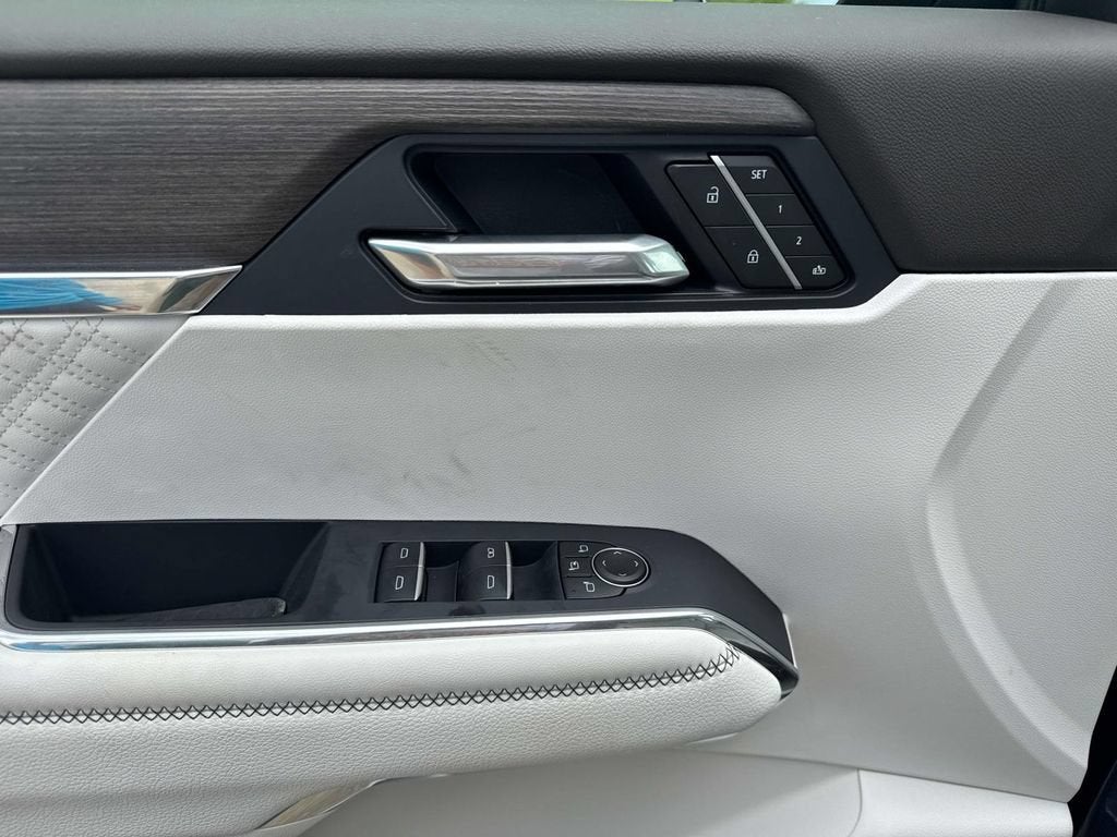 2025 GMC Acadia Denali