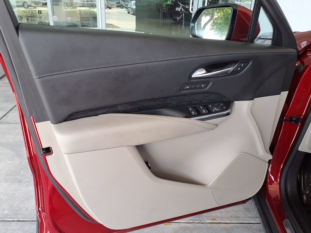 2023 Cadillac XT4 FWD Premium Luxury