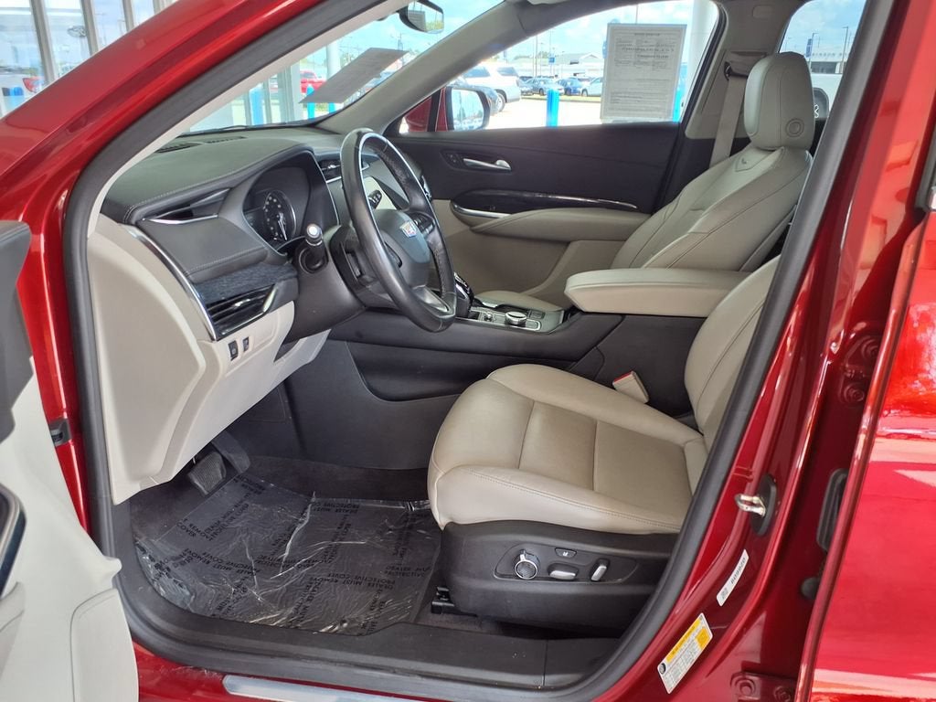 2023 Cadillac XT4 FWD Premium Luxury