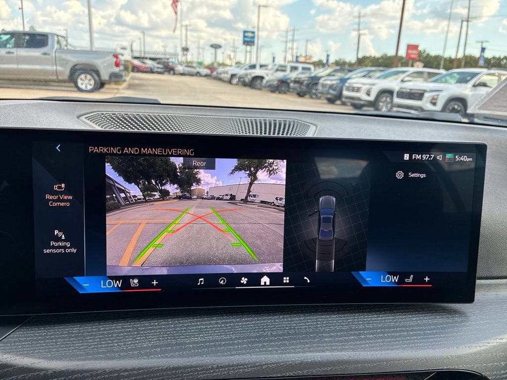 2025 BMW 3 Series 330i