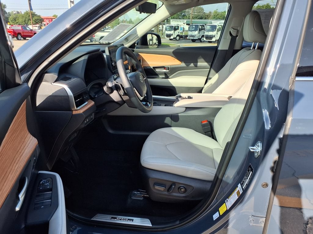 2025 Toyota Grand Highlander XLE
