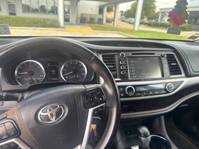 2017 Toyota Highlander LE
