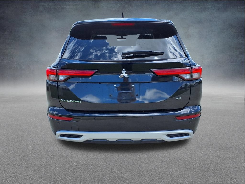 2023 Mitsubishi Outlander SE