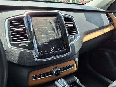 2021 Volvo XC90 Momentum