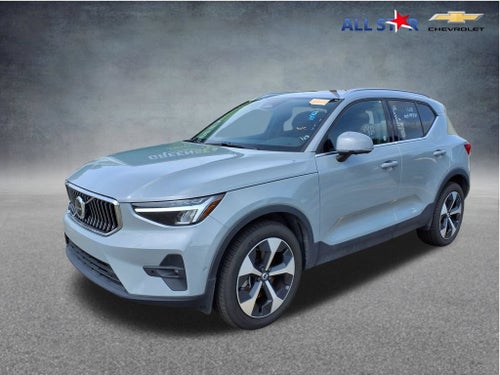 2025 Volvo XC40 Plus Bright Theme