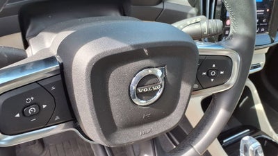 2023 Volvo XC40 Ultimate Bright Theme