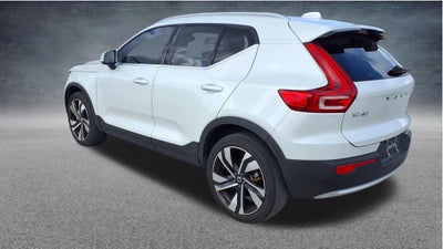 2023 Volvo XC40 Ultimate Bright Theme