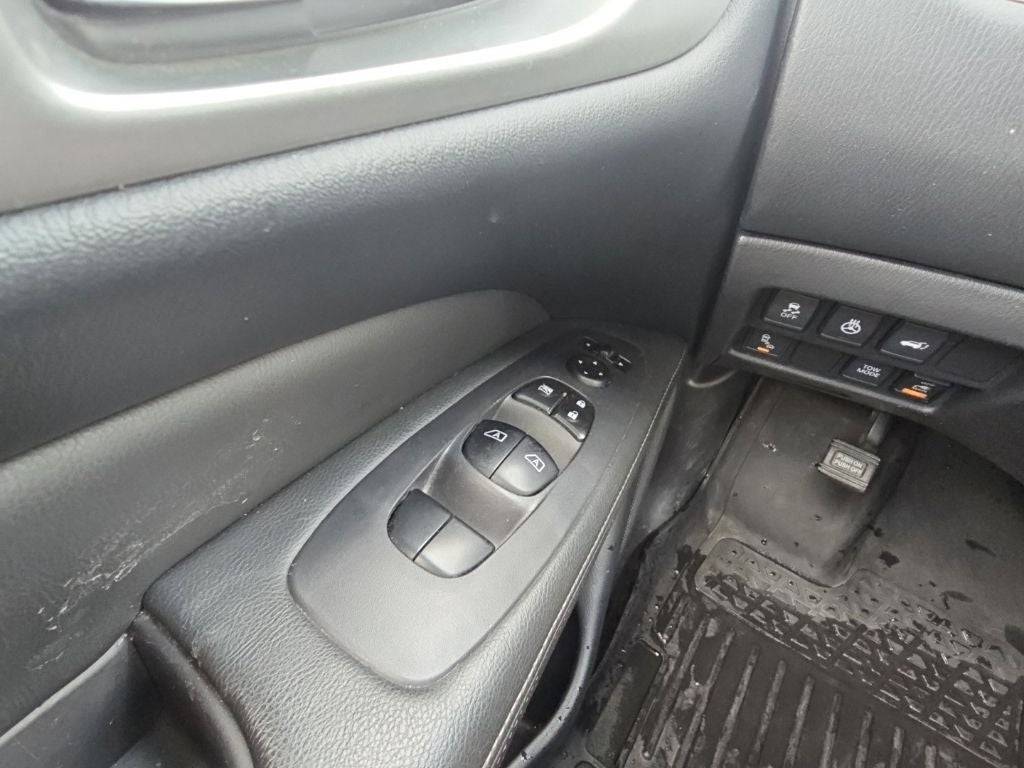2018 Nissan Pathfinder SL