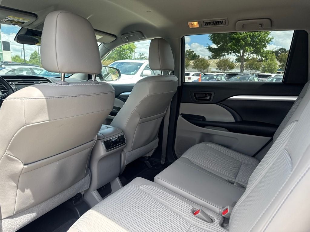 2017 Toyota Highlander LE