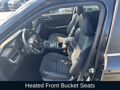 2023 Mitsubishi Outlander SE