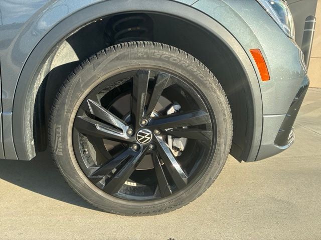 2024 Volkswagen Tiguan SE R-Line Black