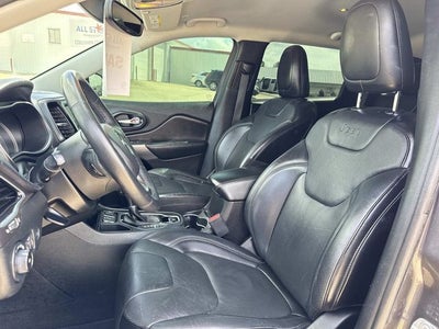 2019 Jeep Cherokee Limited FWD