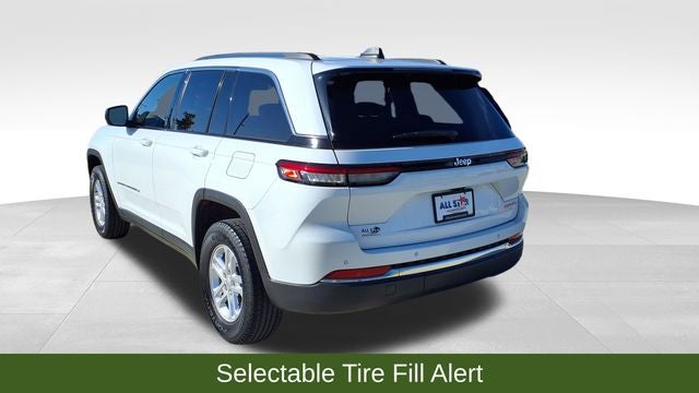 2023 Jeep Grand Cherokee Laredo 4x2