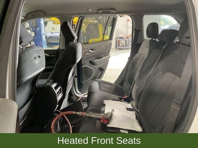 2023 Jeep Grand Cherokee Laredo 4x2