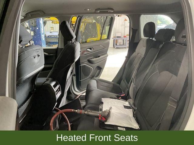 2023 Jeep Grand Cherokee Laredo 4x2