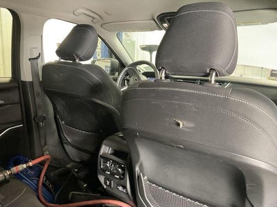 2023 Jeep Grand Cherokee Laredo 4x2