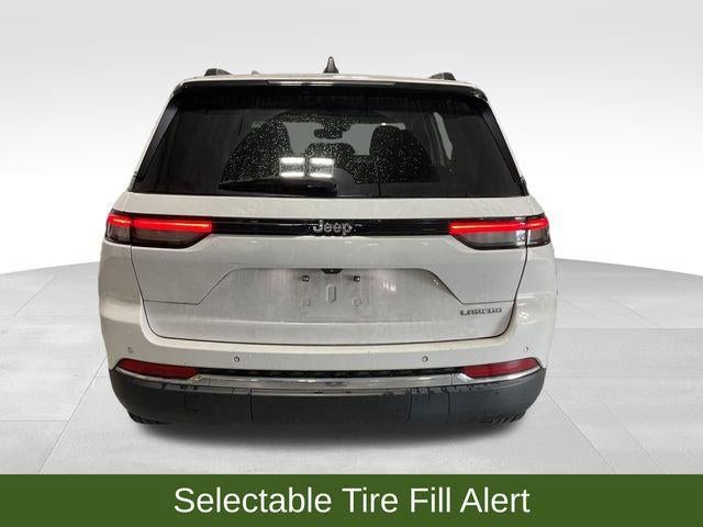 2023 Jeep Grand Cherokee Laredo 4x2