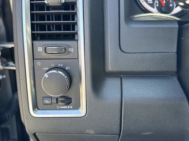 2023 RAM 1500 Classic Warlock Crew Cab 4x4 5'7' Box