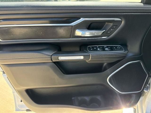 2022 RAM 1500 Laramie Crew Cab 4x2 5'7' Box