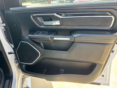 2022 RAM 1500 Laramie Crew Cab 4x2 5'7' Box