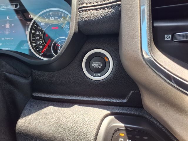 2021 RAM 1500 Laramie Crew Cab 4x4 5'7' Box
