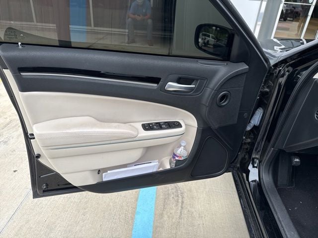 2023 Chrysler 300 Touring