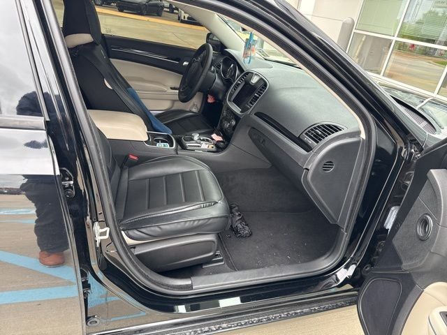 2023 Chrysler 300 Touring