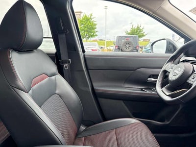 2025 Nissan Kicks SR FWD