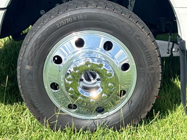 2025 Ford F-450SD Platinum DRW