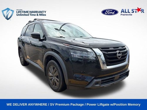 2022 Nissan Pathfinder SV