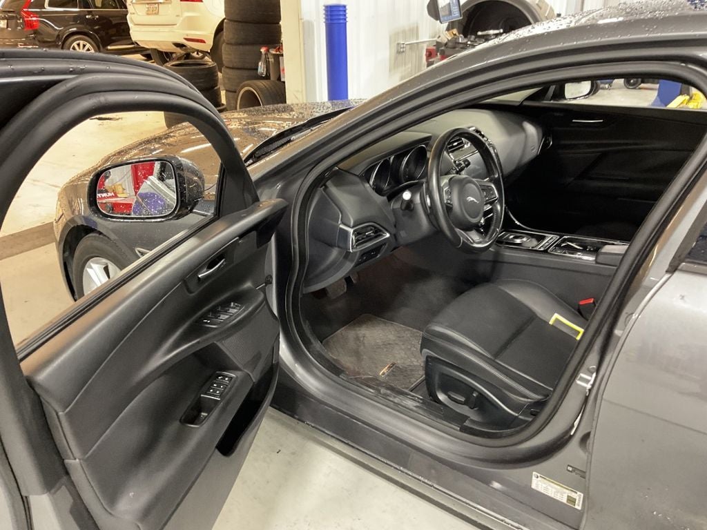 2018 Jaguar XE 25t Premium