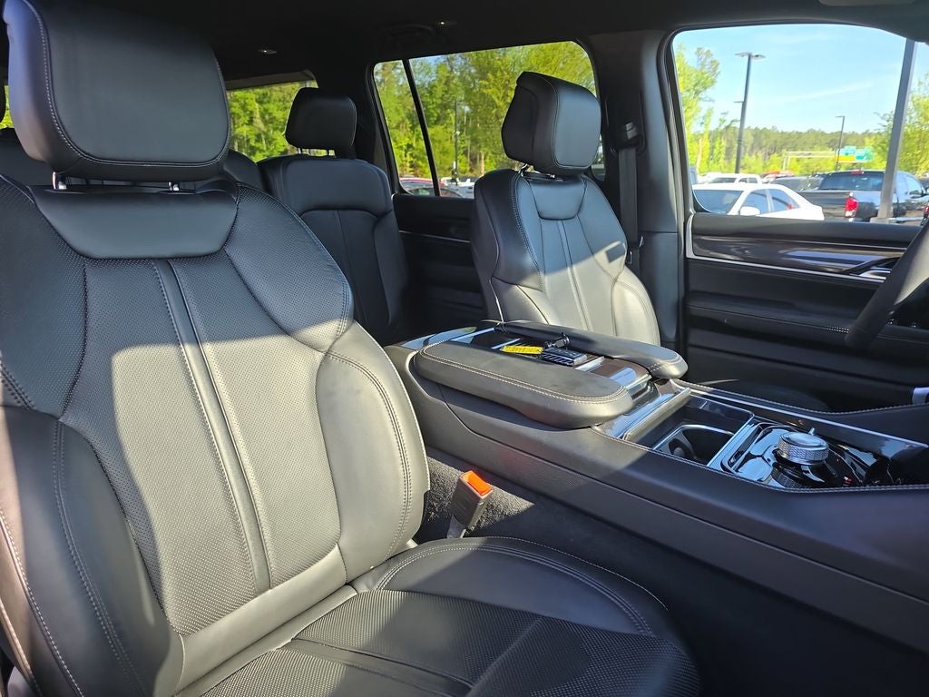 2024 Jeep Wagoneer Base