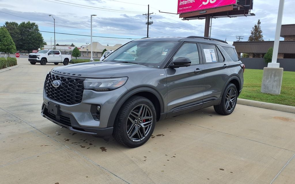 2025 Ford Explorer ST-Line
