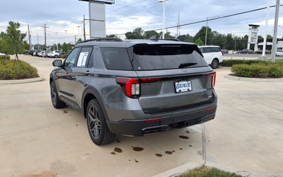 2025 Ford Explorer ST-Line