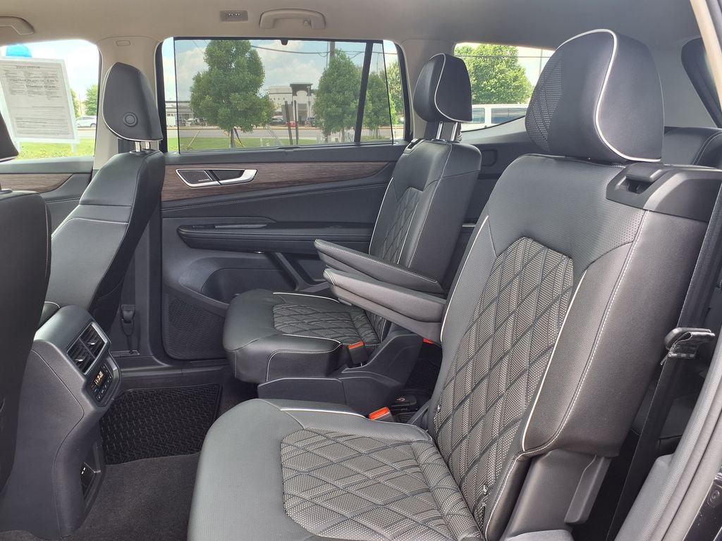 2025 Volkswagen Atlas 2.0T SEL Premium R-Line