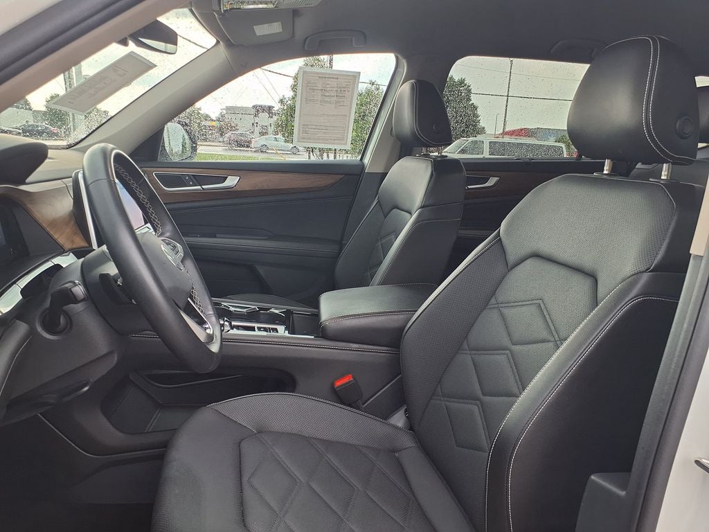 2025 Volkswagen Atlas 2.0T SE w/Technology