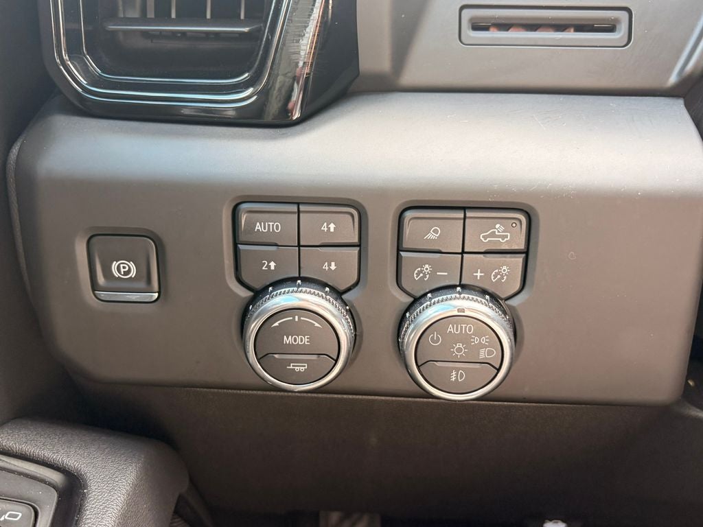 2025 GMC Sierra 1500 AT4