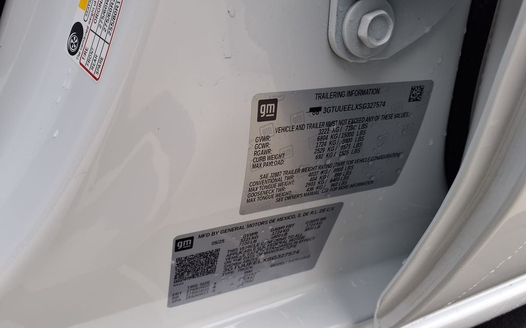 2025 GMC Sierra 1500 AT4