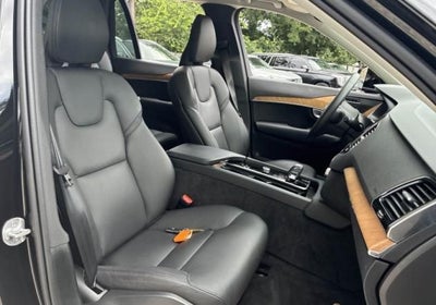 2024 Volvo XC90 B6 Plus Bright Theme 6-Seater