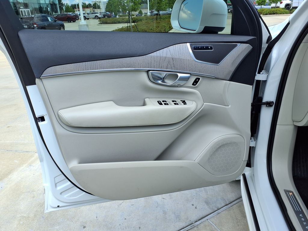 2025 Volvo XC90 B6 Plus 6-Seater