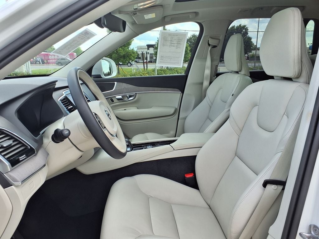 2025 Volvo XC90 B6 Plus 6-Seater