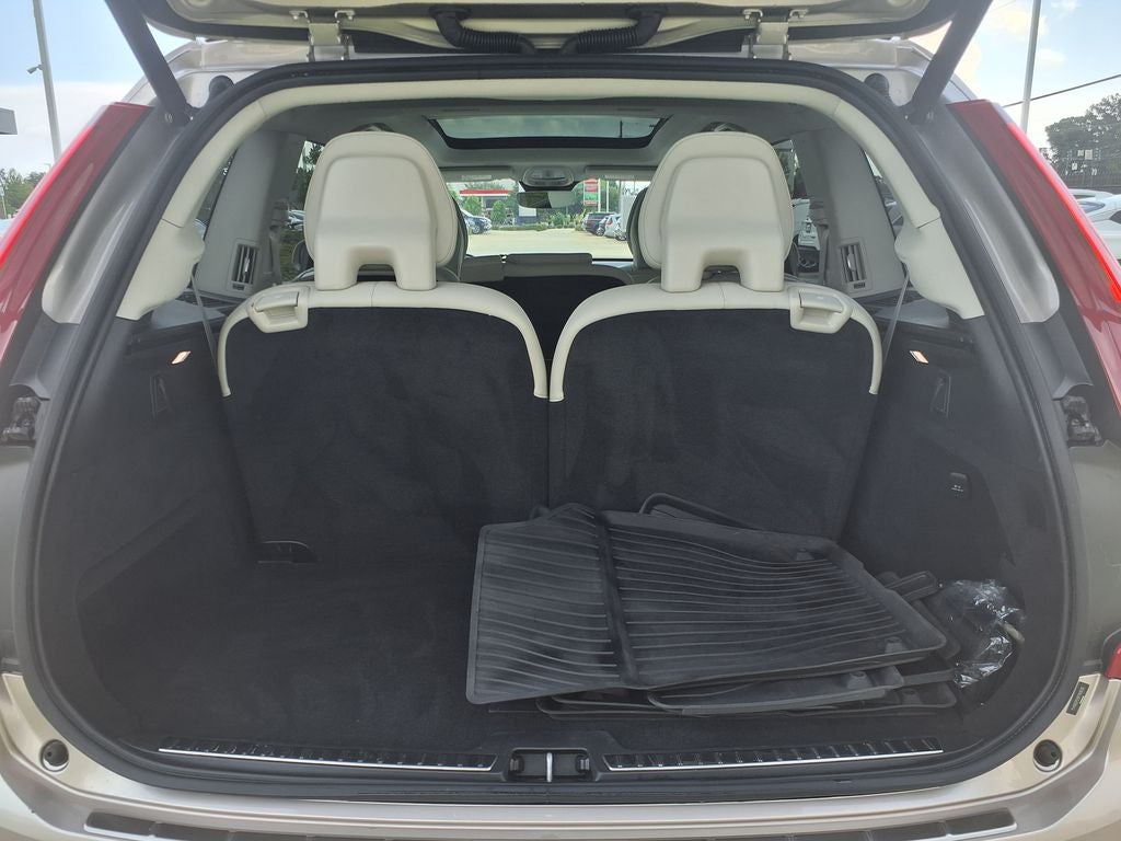 2024 Volvo XC90 B6 Plus Bright Theme
