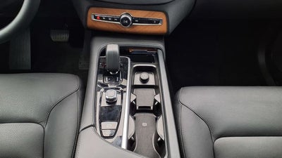 2024 Volvo XC90 B6 Plus Bright Theme