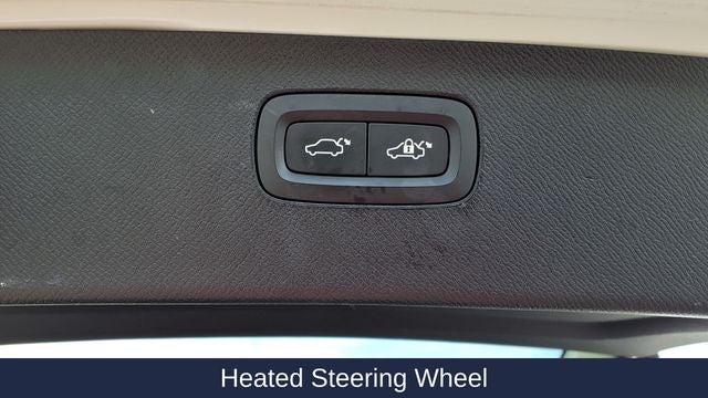 2021 Volvo XC90 T6 Momentum