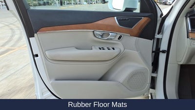 2021 Volvo XC90 T6 Momentum