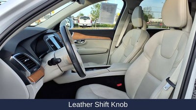 2021 Volvo XC90 T6 Momentum