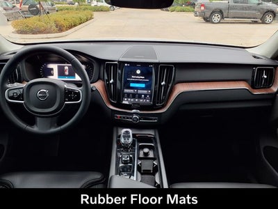 2023 Volvo XC60 B5 Ultimate Bright Theme