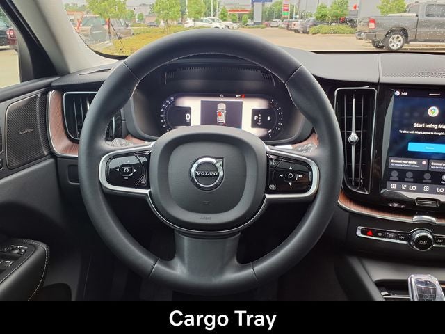 2023 Volvo XC60 B5 Ultimate Bright Theme