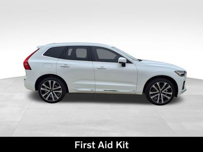 2023 Volvo XC60 B5 Ultimate Bright Theme