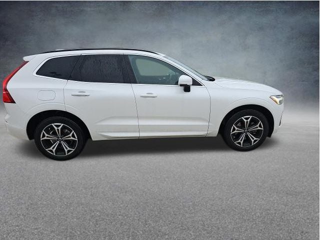 2022 Volvo XC60 B5 Momentum